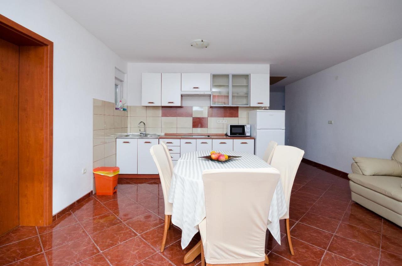 Apartments Pela Lopar Exterior photo