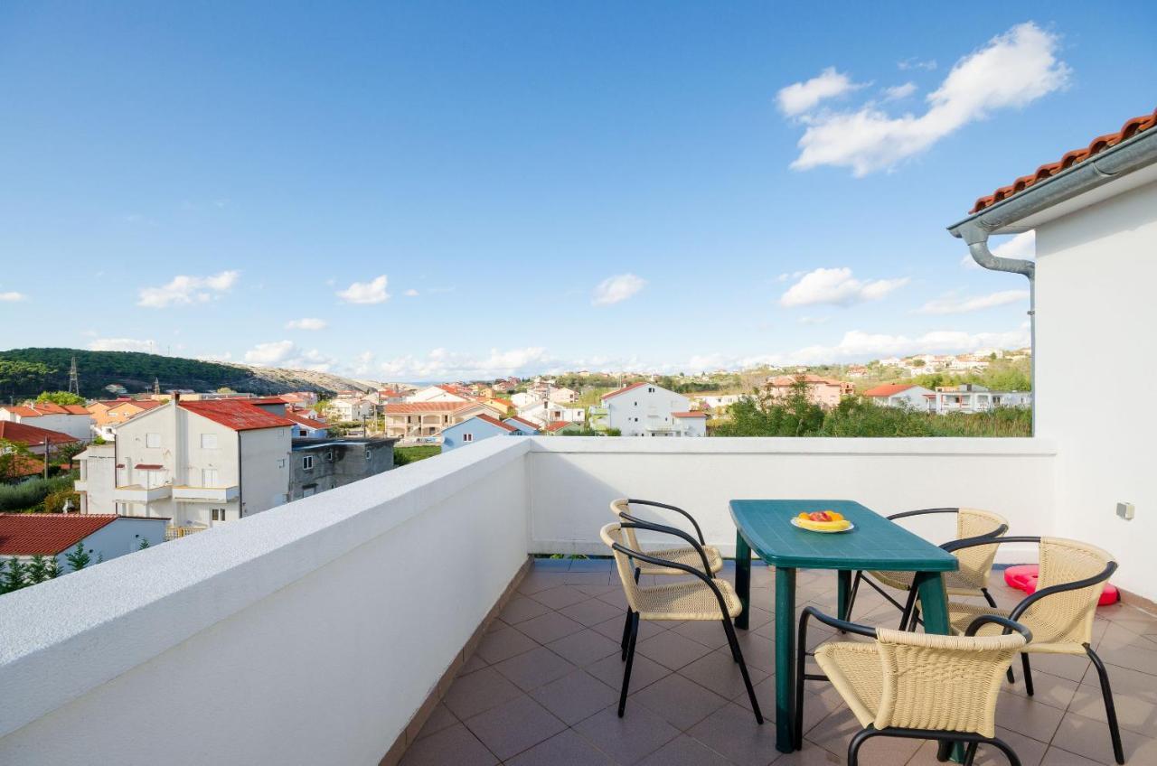Apartments Pela Lopar Exterior photo