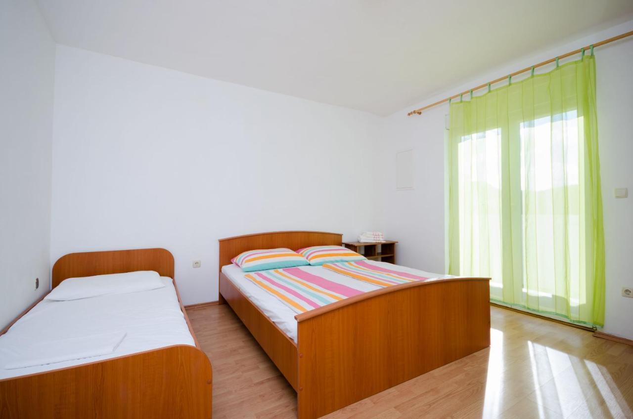 Apartments Pela Lopar Exterior photo