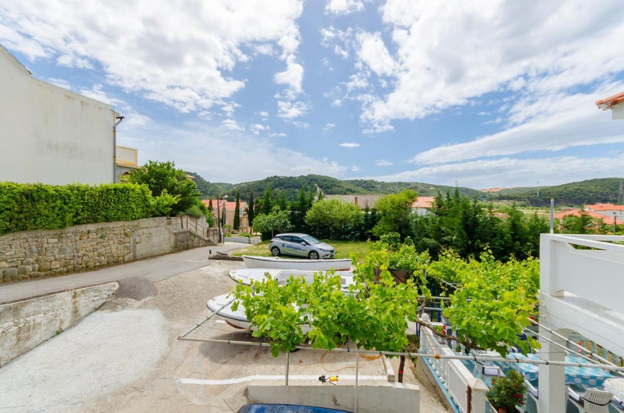 Apartments Pela Lopar Exterior photo
