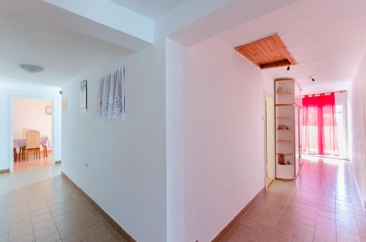 Apartments Pela Lopar Exterior photo